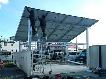 Sistema de montaje solar de cochera impermeable, Japón