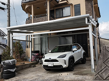 Kinsend completó el sistema fotovoltaico de cochera impermeable aluminio